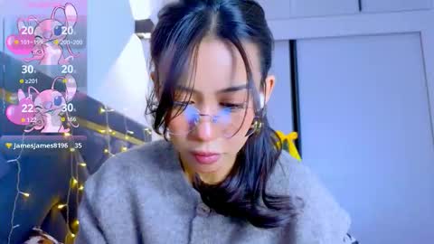 Snapshot of mia_sirenia chatting on December 18, 2025, 4:35 pm Mia online show from December 18, 2025, 4:35 pm