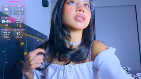 Snapshot of mia_sirenia chatting on January 8, 2026, 1:24 pm Mia online show from January 8, 2026, 1:24 pm