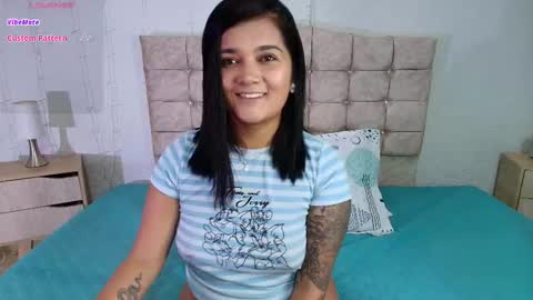 Mia  online show from November 15, 2025, 3:37 am