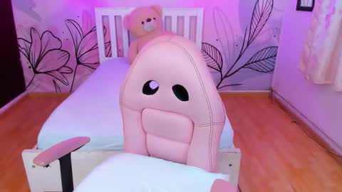 Snapshot of mia_vanucci chatting on October 25, 2025, 9:20 pm Mia Vanucci online show from October 25, 2025, 9:20 pm
