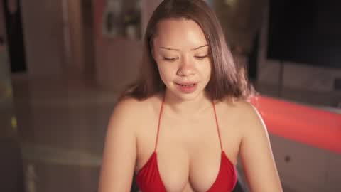 VixenMia online show from May 17, 2026, 3:59 am