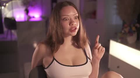 VixenMia online show from June 16, 2026, 2:03 am