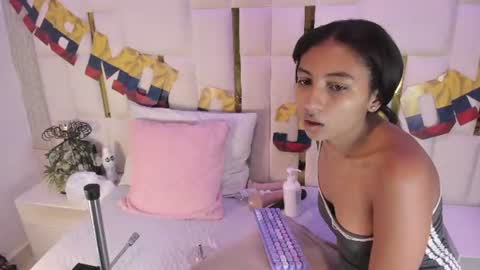 mia_vy online show from July 14, 2026, 4:06 am