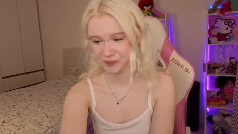 Mia online show from March 21, 2026, 3:22 am