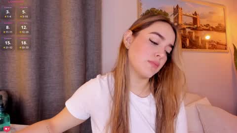 Snapshot of mia_white11 chatting on January 25, 2025, 12:37 pm Mia White online show from January 25, 2025, 12:37 pm