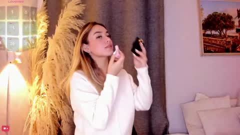 Snapshot of mia_white11 chatting on September 17, 2025, 1:24 pm Mia White online show from September 17, 2025, 1:24 pm