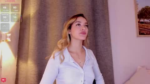 Mia White  online show from November 12, 2025, 1:33 pm