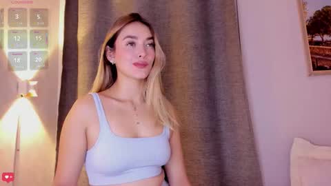 Mia White  online show from November 20, 2025, 1:22 pm