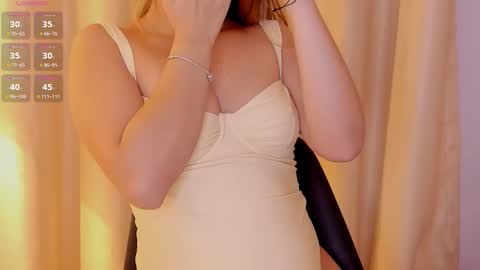 Mia White  online show from February 23, 2026, 1:19 pm