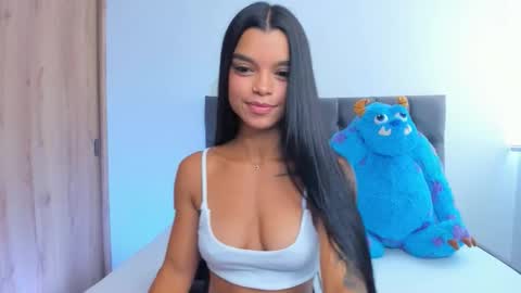 Snapshot of mia_world_ chatting on October 13, 2025, 4:51 pm online show from October 13, 2025, 4:51 pm