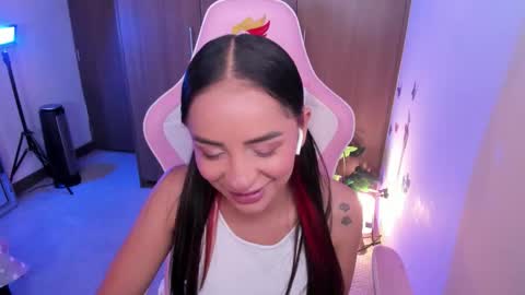 mia  nicolle online show from January 12, 2026, 3:01 am