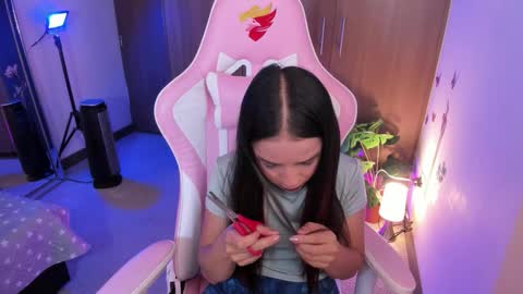 mia  nicolle online show from January 16, 2026, 12:03 am