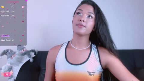 Mia online show from January 15, 2025, 4:21 pm