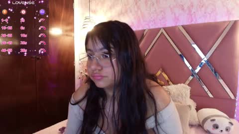 miaa_smiith1 online show from February 15, 2025, 12:11 pm