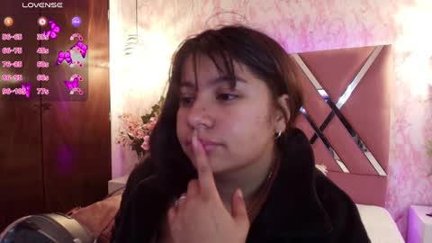 miaa_smiith1 online show from February 26, 2025, 12:14 pm