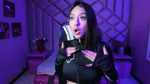 Miaa online show from December 17, 2025, 4:57 pm