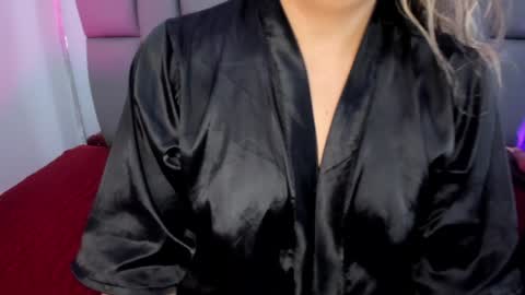 Mia online show from January 28, 2025, 12:11 pm