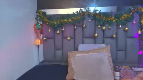 Snapshot of miaabrown__ chatting on December 18, 2025, 12:00 pm Mia online show from December 18, 2025, 12:00 pm