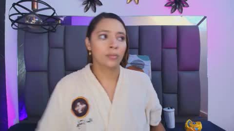 Snapshot of miaabrown__ chatting on January 11, 2026, 12:10 pm Mia online show from January 11, 2026, 12:10 pm