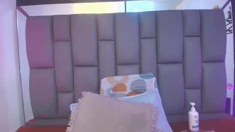 Snapshot of miaabrown__ chatting on January 17, 2026, 12:10 pm Mia online show from January 17, 2026, 12:10 pm