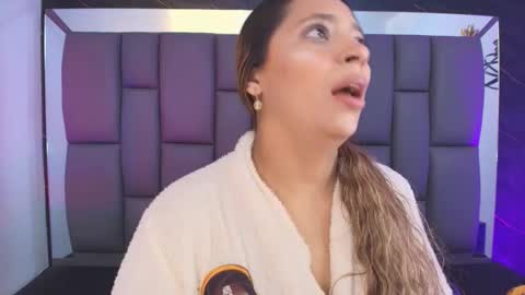 Snapshot of miaabrown__ chatting on February 5, 2026, 12:10 pm Mia online show from February 5, 2026, 12:10 pm