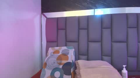 Snapshot of miaabrown__ chatting on February 6, 2026, 12:08 pm Mia online show from February 6, 2026, 12:08 pm