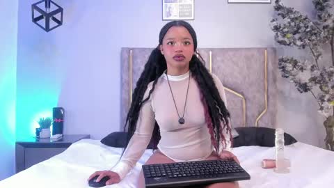 miaakittyy online show from May 10, 2026, 11:37 am