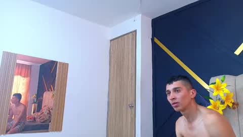 Snapshot of miaandrony chatting on March 31, 2026, 7:03 pm miaandrony online show from March 31, 2026, 7:03 pm