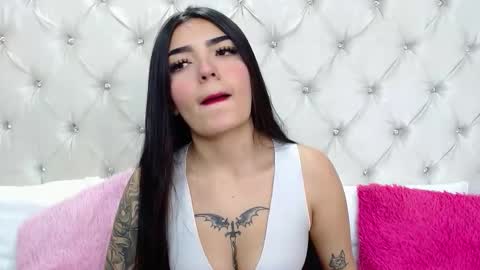 Snapshot of miaasmiith_ chatting on September 9, 2025, 11:43 am Alexandra online show from September 9, 2025, 11:43 am