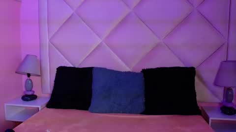 Snapshot of miaasmiith_ chatting on November 21, 2025, 1:43 pm Alexandra online show from November 21, 2025, 1:43 pm