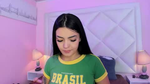 Snapshot of miaasmiith_ chatting on February 4, 2026, 11:27 am Alexandra online show from February 4, 2026, 11:27 am