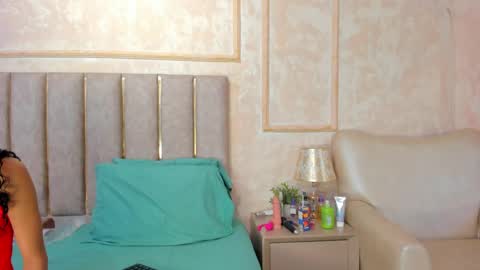 Miaasummer online show from April 1, 2026, 11:33 am