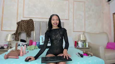 Miaasummer online show from July 2, 2026, 11:38 am