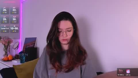 Snapshot of miabellee_ chatting on January 6, 2026, 11:03 am mia online show from January 6, 2026, 11:03 am