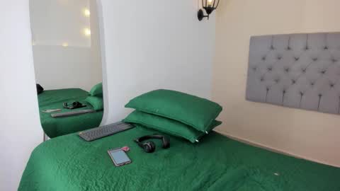    online show from November 26, 2025, 11:11 am