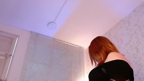 miabunny   online show from May 3, 2026, 1:39 pm