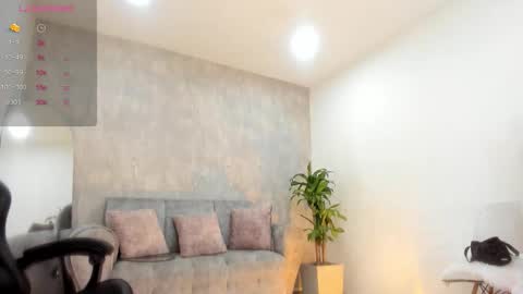 miacooper online show from November 26, 2025, 12:06 pm