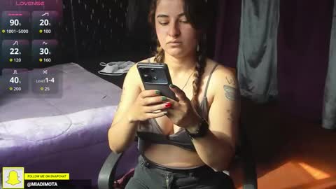 Mia online show from December 13, 2025, 7:53 pm