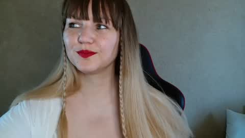 MiaFoxisJa online show from September 11, 2025, 5:29 am