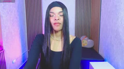 Mia online show from November 3, 2025, 3:08 am