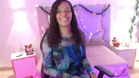 Mia online show from December 17, 2025, 8:15 pm