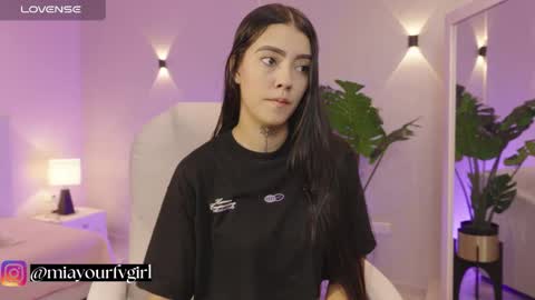 Snapshot of miagomez1 chatting on October 17, 2025, 1:03 pm Mia Gomez online show from October 17, 2025, 1:03 pm