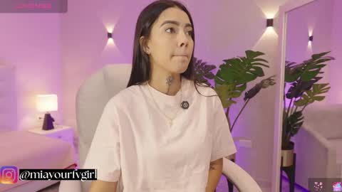 Snapshot of miagomez1 chatting on October 20, 2025, 12:27 pm Mia Gomez online show from October 20, 2025, 12:27 pm