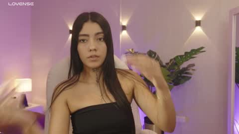 Snapshot of miagomez1 chatting on November 6, 2025, 2:07 pm Mia Gomez online show from November 6, 2025, 2:07 pm