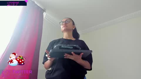 Snapshot of miagonzal chatting on December 12, 2024, 5:48 pm Mia online show from December 12, 2024, 5:48 pm