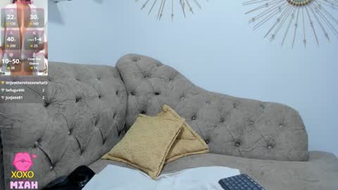 Miah Collins online show from December 17, 2025, 7:58 am