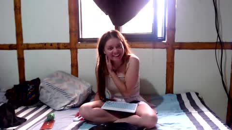 Mia  Sam online show from October 20, 2025, 4:40 pm