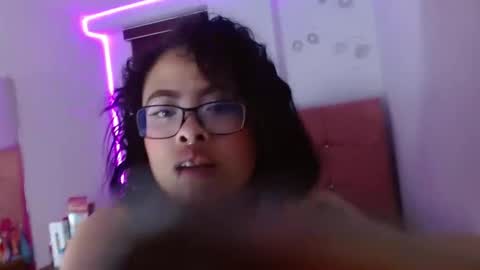 Snapshot of miahernadez303av chatting on January 6, 2025, 1:53 am MIA VELEZ online show from January 6, 2025, 1:53 am