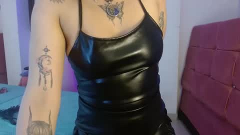 Snapshot of miahernadez303av chatting on January 8, 2025, 5:59 am MIA VELEZ online show from January 8, 2025, 5:59 am