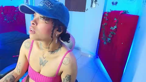 Snapshot of miahernadez303av chatting on September 12, 2025, 2:22 am MIA VELEZ online show from September 12, 2025, 2:22 am